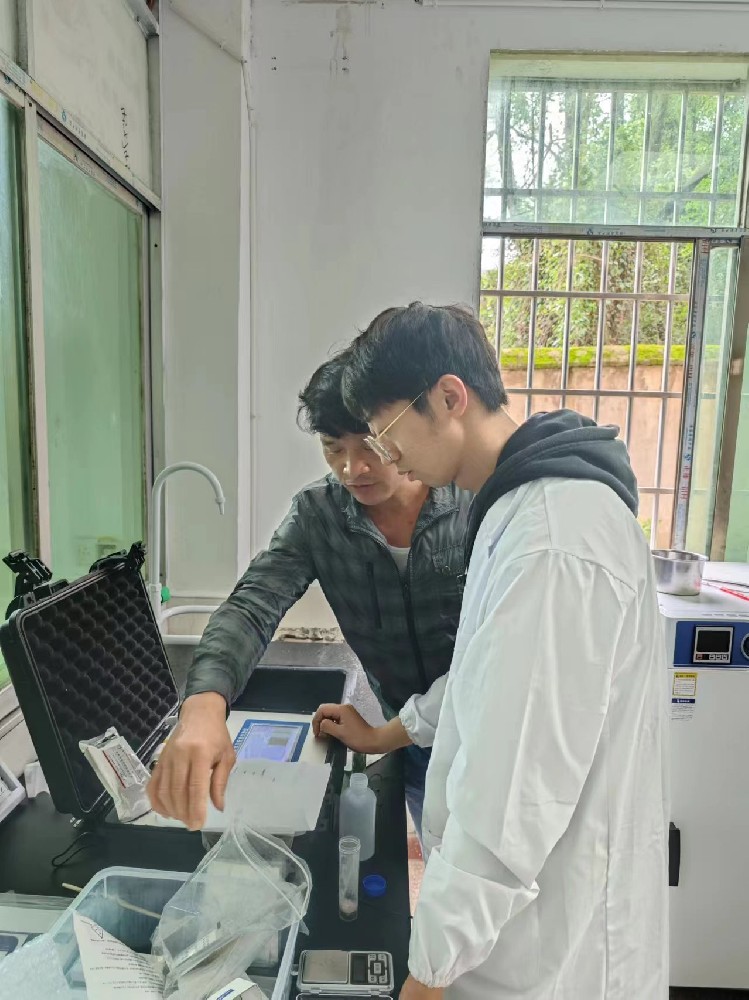 山東萊恩德食品安全檢測(cè)儀走進(jìn)江西省新余市逸夫小學(xué)，為師生食品安全保駕護(hù)航